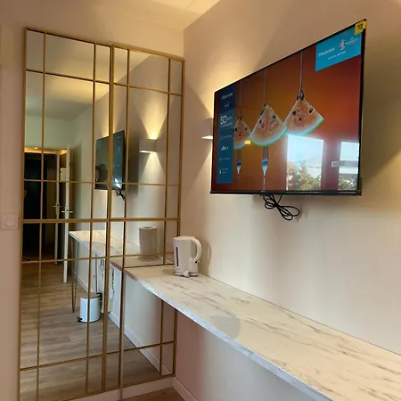Mbs 2- Cosy, Tramway, Wifi, Parking, Equipe דירה