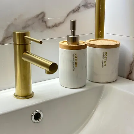 Mbs 2- Cosy, Tramway, Wifi, Parking, Equipe Apartament